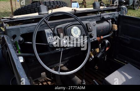 Il ruolo del Kübelwagen come veicolo militare multiuso leggero lo rese l'equivalente tedesco della Allied Willys MB 'jeep' e della GAZ-67, Foto Stock