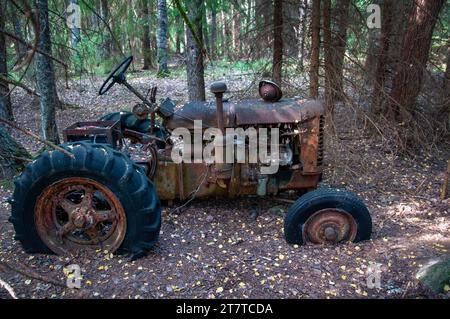 Årjäng SV, Svezia.0717-2018 Båstnäs Cimitero automobilistico. Foto Stock