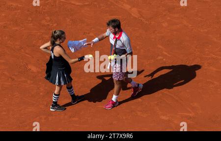 Stan Wawrinka (sui) ambientazione durante il French Tennis Open allo stadio Roland Garros di Parigi, in Francia, il 5 giugno 2015. Foto Loic Baratoux/DPPI Foto Stock