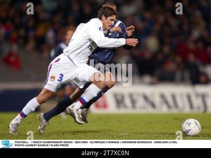 CALCIO - CAMPIONATO FRANCESE 2003/04 - 28/01/2004 - OLYMPIQUE LYONNAIS / GIRONDINS BORDEAUX - EDMILSON (LIONE) - FOTO LAURENT BAHEUX / FLASH PRESS Foto Stock