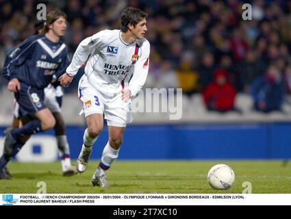 CALCIO - CAMPIONATO FRANCESE 2003/04 - 28/01/2004 - OLYMPIQUE LYONNAIS / GIRONDINS BORDEAUX - EDMILSON (LIONE) - FOTO LAURENT BAHEUX / FLASH PRESS Foto Stock