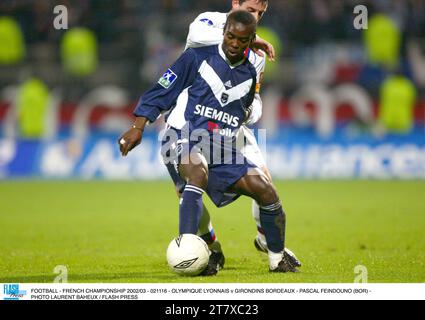 CALCIO - CAMPIONATO FRANCESE 2002/03 - 021116 - OLYMPIQUE LYONNAIS / GIRONDINS BORDEAUX - PASCAL FEINDOUNO (BOR) - FOTO LAURENT BAHEUX / FLASH PRESS Foto Stock