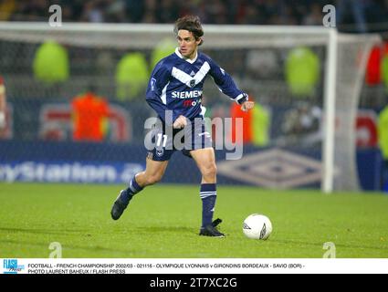 CALCIO - CAMPIONATO FRANCESE 2002/03 - 021116 - OLYMPIQUE LYONNAIS / GIRONDINS BORDEAUX - SAVIO (BOR) - FOTO LAURENT BAHEUX / FLASH PRESS Foto Stock