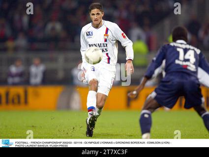 CALCIO - CAMPIONATO FRANCESE 2002/03 - 021116 - OLYMPIQUE LYONNAIS / GIRONDINS BORDEAUX - EDMILSON (LIONE) - FOTO LAURENT BAHEUX / FLASH PRESS Foto Stock