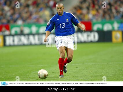 CALCIO - EURO 2004 - TURNO DI QUALIFICAZIONE - FRANCIA CONTRO SLOVENIA - 021012 - MICKAEL SILVESTRE (FRA) - FOTO LAURENT BAHEUX /FLASH PRESS Foto Stock