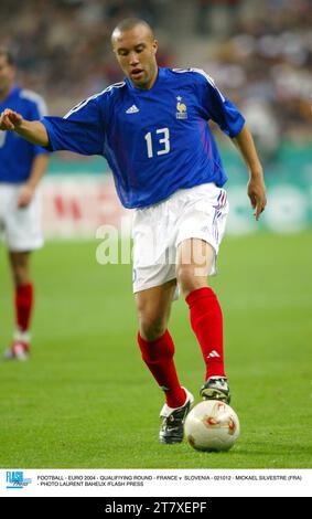 CALCIO - EURO 2004 - TURNO DI QUALIFICAZIONE - FRANCIA CONTRO SLOVENIA - 021012 - MICKAEL SILVESTRE (FRA) - FOTO LAURENT BAHEUX /FLASH PRESS Foto Stock