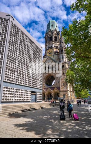 Vista della chiesa memoriale del Kaiser Wilhelm, Kurfurstendamm, Charlottenburg, Berlino, Germania, Europa Foto Stock