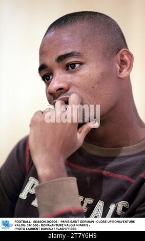 CALCIO - STAGIONE 2005/06 - PARIS SAINT GERMAIN - PRIMO PIANO BONAVENTURE KALOU- 31/10/05 - BONAVANTURE KALOU A PARIGI - FOTO LAURENT BAHEUX / FLASH PRESS Foto Stock