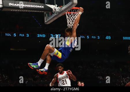 12 novembre 2023 a città del Messico, Messico: Juan Toscano-Anderson dei Capitanes di città del Messico, sfreccia contro il Birmingham Squadron durante la partita Mexico City Capitanes vs Birmingham Squadron della NBA G League alla Mexico City Arena. Il 12 novembre 2023. A città del Messico. (Foto di Carlos Santiago/ Eyepix Group/Sipa USA) Foto Stock
