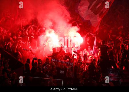 Tifosi del PSG durante la UEFA Champions League, gruppo A partita di calcio tra Paris Saint-Germain e Real Madrid il 18 settembre 2019 allo stadio Parc des Princes di Parigi, Francia - foto Mehdi Taamallah / DPPI Foto Stock