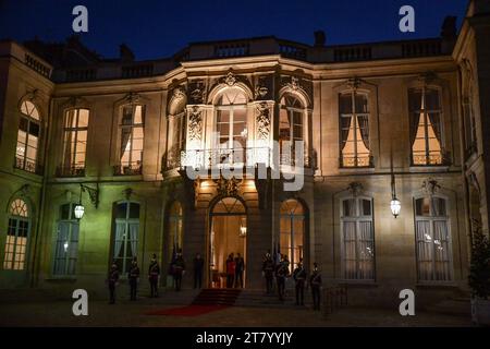 Parigi, Francia. 9 ottobre 2023. Questa fotografia mostra l'Hotel de Matignon a Parigi, in Francia, il 9 ottobre 2023. Foto di Firas Abdullah/ABACAPRESS.COM credito: Abaca Press/Alamy Live News Foto Stock