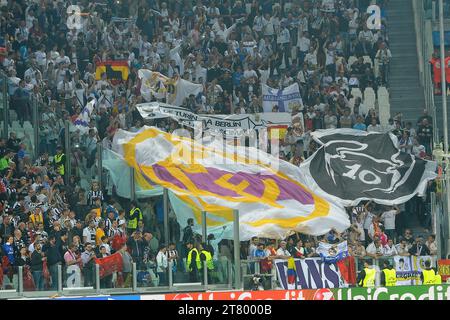 I tifosi del Real Madrid CF durante la semifinale di UEFA Champions League partita di calcio di andata tra Juventus e Real Madrid il 5 maggio 2015 allo stadio Juventus di Torino, Italia. Foto massimo Cebrelli / DPPI Foto Stock