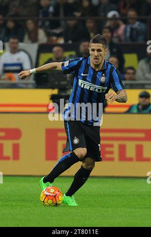 Stevan Jovetic dell'Inter Milan in azione durante la partita di campionato italiano di serie A tra l'Inter Milan e L'AS Roma allo Stadio Giuseppe Meazza il 31 ottobre 2015 a Milano. Foto massimo Cebrelli / DPPI Foto Stock