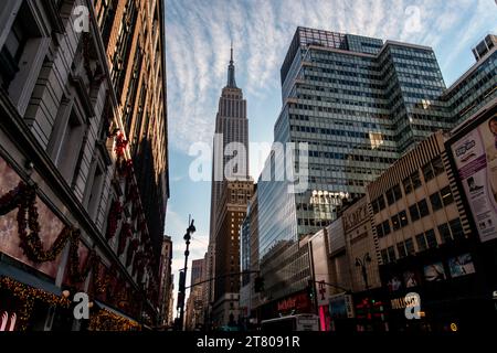 New York, Stati Uniti. 6 novembre 2023. New York : l'Empire State Building, novembre 2023. Foto di Denis Prezat/ABACAPRESS.COM Credit: Abaca Press/Alamy Live News Foto Stock