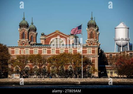 New York, Stati Uniti. 8 novembre 2023. New York: Ellis Island, novembre 2023. Foto di Denis Prezat/ABACAPRESS.COM Credit: Abaca Press/Alamy Live News Foto Stock