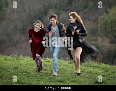 Wonderwell Kiera Milward, Sebastian Croft e Nell Tiger Free Foto Stock