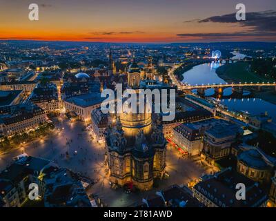 Dresda Altstadt Luftbild historisches Stadtzentrum von Dresden, mit der Frauenkirche am Neumarkt. Dresda Sachsen Deutschland *** città vecchia di Dresda vista aerea centro storico di Dresda, con la Frauenkirche a Neumarkt Dresda Sassonia Germania Dresden23 0834 credito: Imago/Alamy Live News Foto Stock