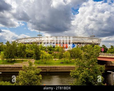 London Stadium, sede della squadra di calcio del West Ham United. Olympic Park, Stratford, Londra, Regno Unito. Foto Stock