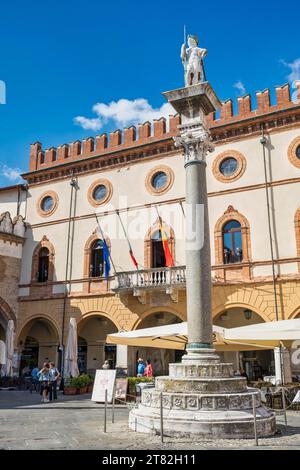Colonna di San vitale, Piazza del popolo, Ravenna, Emilia-Romagna, Italia Foto Stock