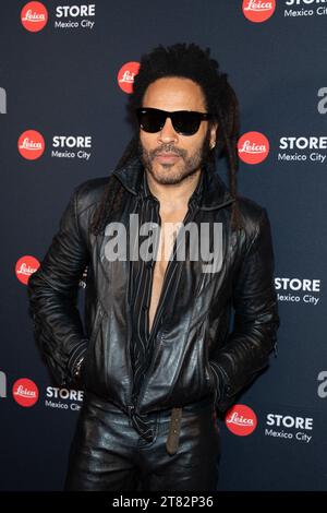 18 novembre 2023, città del Messico, Ciudad de Mexico, Messico: 17 novembre, 2023, città del Messico, Messico: Lenny Kravitz partecipa all'apertura del Leica Store Mexico. Il 17 novembre 2023 a città del Messico, Messico. (Immagine di credito: © Jaime Nogales/eyepix via ZUMA Press Wire) SOLO USO EDITORIALE! Non per USO commerciale! Foto Stock