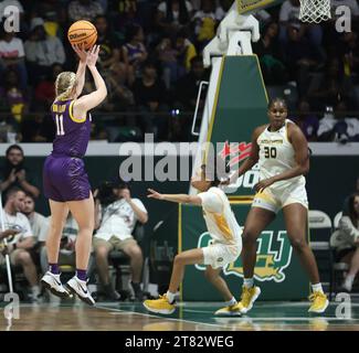 Hammond, USA. 17 novembre 2023. La guardia della LSU Lady Tigers Hailey Van Lith (11) tira un saltatore durante una partita di basket femminile all'University Center di Hammond, Louisiana, venerdì 17 novembre 2023. (Foto di Peter G. Forest/Sipa USA) credito: SIPA USA/Alamy Live News Foto Stock