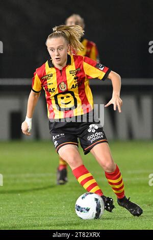 Oostakker, Belgio. 17 novembre 2023. Lisa Vanhentenrijk (5) di KV Mechelen nella foto di una partita di calcio femminile tra AA Gent Ladies e KV Mechelen nella nona giornata della stagione 2023 - 2024 della belga lotto Womens Super League, sabato 17 novembre 2023 a Oostakker, BELGIO . Credito: Sportpix/Alamy Live News Foto Stock