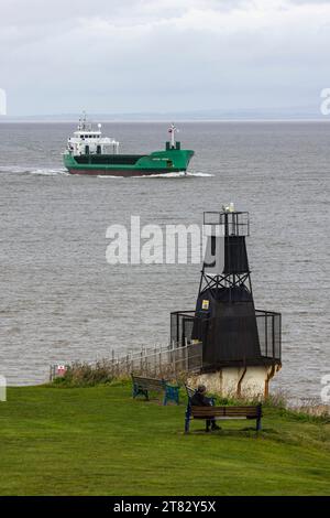 Nave costiera Arklow Viking diretta al porto Foto Stock