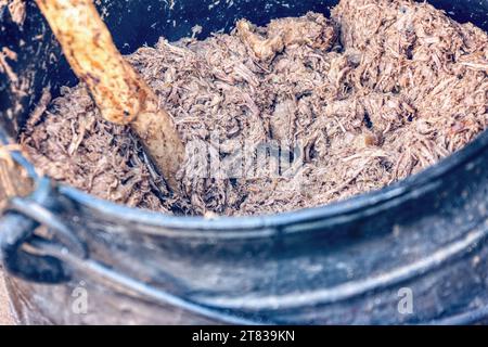 Il setswa viene mangiato tradizionalmente in Botswana come pasto principale insieme al pap, è carne di mucca bollita al cucchiaio Foto Stock