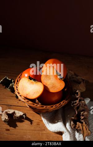 Varietà di cachi giapponesi, foto ad alta risoluzione di pesca fresca del Vietnam Foto Stock