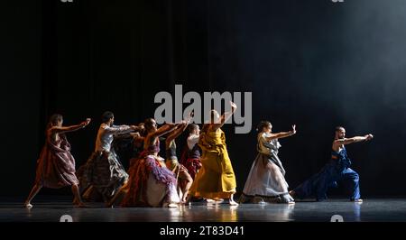Londra, Regno Unito. 16 novembre 2023. Emanuel Gat Dance's LOVETRAIN2020 al Sadler's Wells Theatre di Londra si svolge dal 17 al 18 novembre 2023. Foto Stock