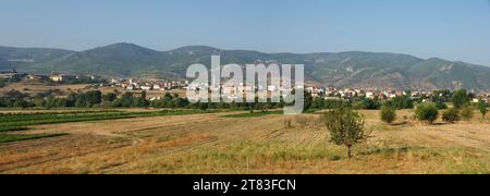 Osmaneli è una città vecchia situata a Bilecik, in Turchia. Ha case storiche, chiese e moschee. Foto Stock