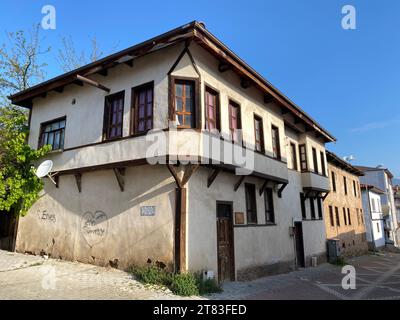 Osmaneli è una città vecchia situata a Bilecik, in Turchia. Ha case storiche, chiese e moschee. Foto Stock