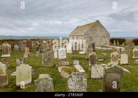 Cimitero della chiesa di St Boniface Kirk, Papa Westray, Orcadi, Regno Unito 2023 Foto Stock