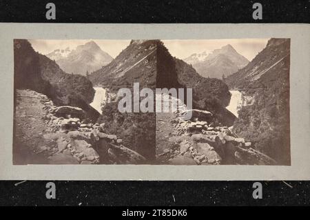 Anonimo la cascata di Nölblingen nella zona di Nassfeld, alti Tauri, tra Salisburgo e Carinzia. Carta albumina, sulla scatola/formato stereo intorno a 1900 Foto Stock