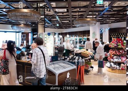 Vienna, Austria 29 settembre 2023 Julius Meinl, famoso negozio di alimentari all'interno Foto Stock
