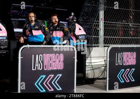 Las Vegas, Etats Unis. 18 novembre 2023. Pitwall Alpine F1 Team durante il Gran Premio di Formula 1 Heineken Silver Las Vegas 2023, 21° round del Campionato Mondiale di Formula 1 2023 dal 17 al 19 novembre 2023 sul Las Vegas Strip Circuit, a Las Vegas, USA - foto DPPI Credit: DPPI Media/Alamy Live News Foto Stock