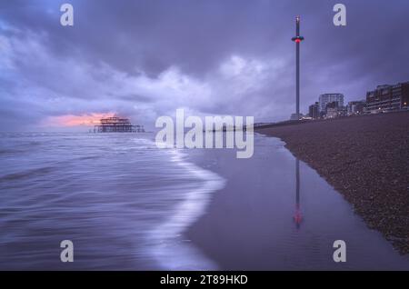 Tramonto lunoso a Brighton Beach Foto Stock