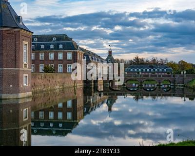 Palazzo nella città di Nordkirchen in Germania, vista sull'ala sud-est. Foto Stock