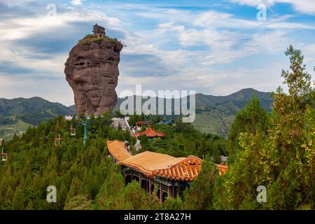 Le due Pagoda Peaks a Chengde in Cina Foto Stock