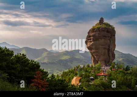 Le due Pagoda Peaks a Chengde in Cina Foto Stock