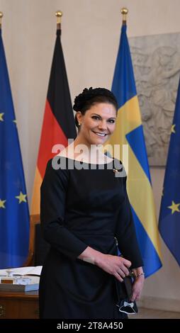 Berlino, Germania. 19 novembre 2023. La Principessa Vittoria della Corona svedese viene ricevuta al Palazzo Bellevue. L'erede al trono è a Berlino per celebrare il Remembrance Day. Crediti: Britta Pedersen/dpa/Alamy Live News Foto Stock