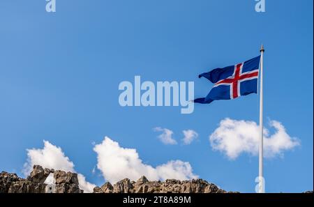 Bandiera ufficiale della nazione islandese, Parco Nazionale di Thingvellir, Islanda sudoccidentale - Islanda, Europa Foto Stock