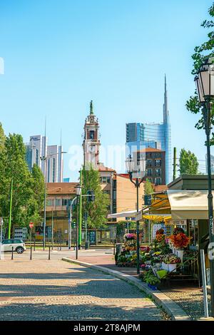 MILANO, 7 settembre 2023. Nuovo quartiere porta nuova edifici e percorso pedonale, ammodernamento, nuovi edifici, Milano Italia Foto Stock