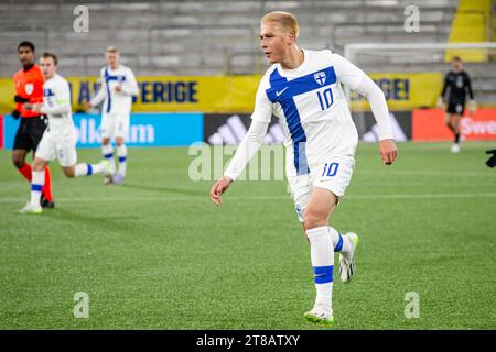 Boraas, Svezia. 16 novembre 2023. Kai Meriluoto (10) è stato visto durante l'amichevole tra Svezia e Finlandia nella Boraas Arena di Boraas. (Foto: Gonzales Photo - Amanda Persson). Foto Stock