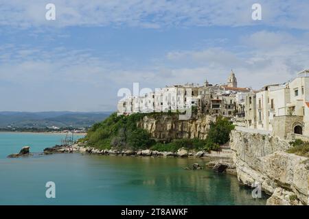 Vecchio seeside comune di Vieste in Puglia, Italia Foto Stock