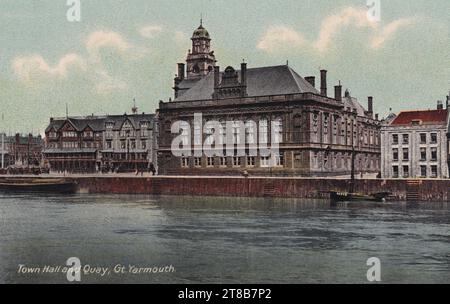 Cartolina a colori d'epoca del Municipio e del Quay, Great Yarmouth 1900S. Foto Stock