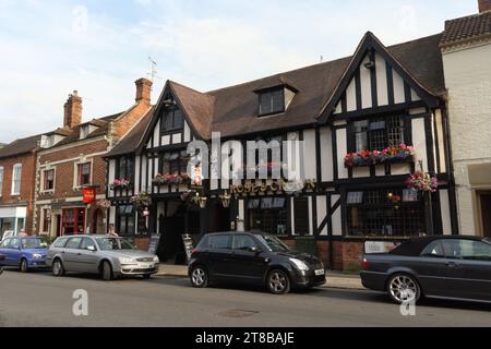 Rose and Crown pub Sheep Street Stratford Upon Avon, Inghilterra, edificio classificato di grado II con strutture in legno Foto Stock