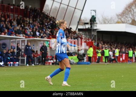 Crawley, Regno Unito. 19 novembre 2023. Broadfield Stadium, Crawley, 19 novembre 2023; Emma Kullberg (Brighton 16) durante la partita di Barclays fa Womens Super League tra Brighton Hove Albion e Arsenal allo stadio Broadfield, Crawley, Inghilterra. (Bettina Weissensteiner/SPP) credito: SPP Sport Press Photo. /Alamy Live News Foto Stock