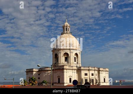 Il Pantheon Nazionale, originariamente Chiesa di Santa Engracia, un monumento del XVII secolo nel quartiere Alfama di Lisbona, Portogallo Foto Stock