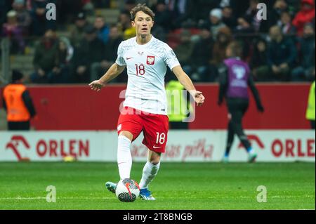 VARSAVIA, POLONIA - 17 NOVEMBRE 2023: Qualifiche per UEFA Euro 2024. Partita Polonia - Repubblica Ceca 1:1. In azione Patryk Peda. Foto Stock